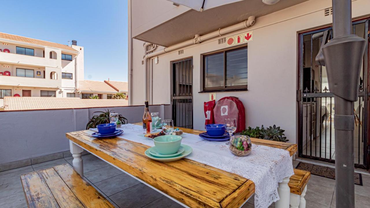Sea Breeze Apartments Bloubergstrand Exteriör bild